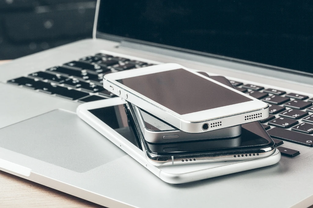 Cell Phone Recycling: What to Do With Old Technology