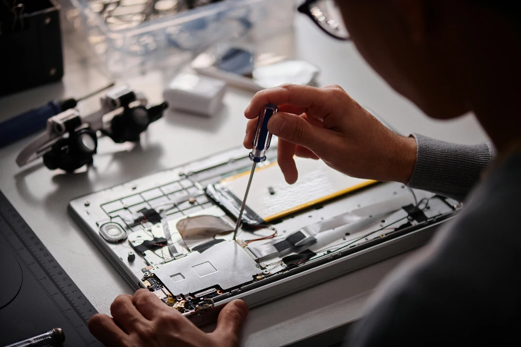 IT Asset Value Recovery vs. Disposal: Which is Right for Your Company?