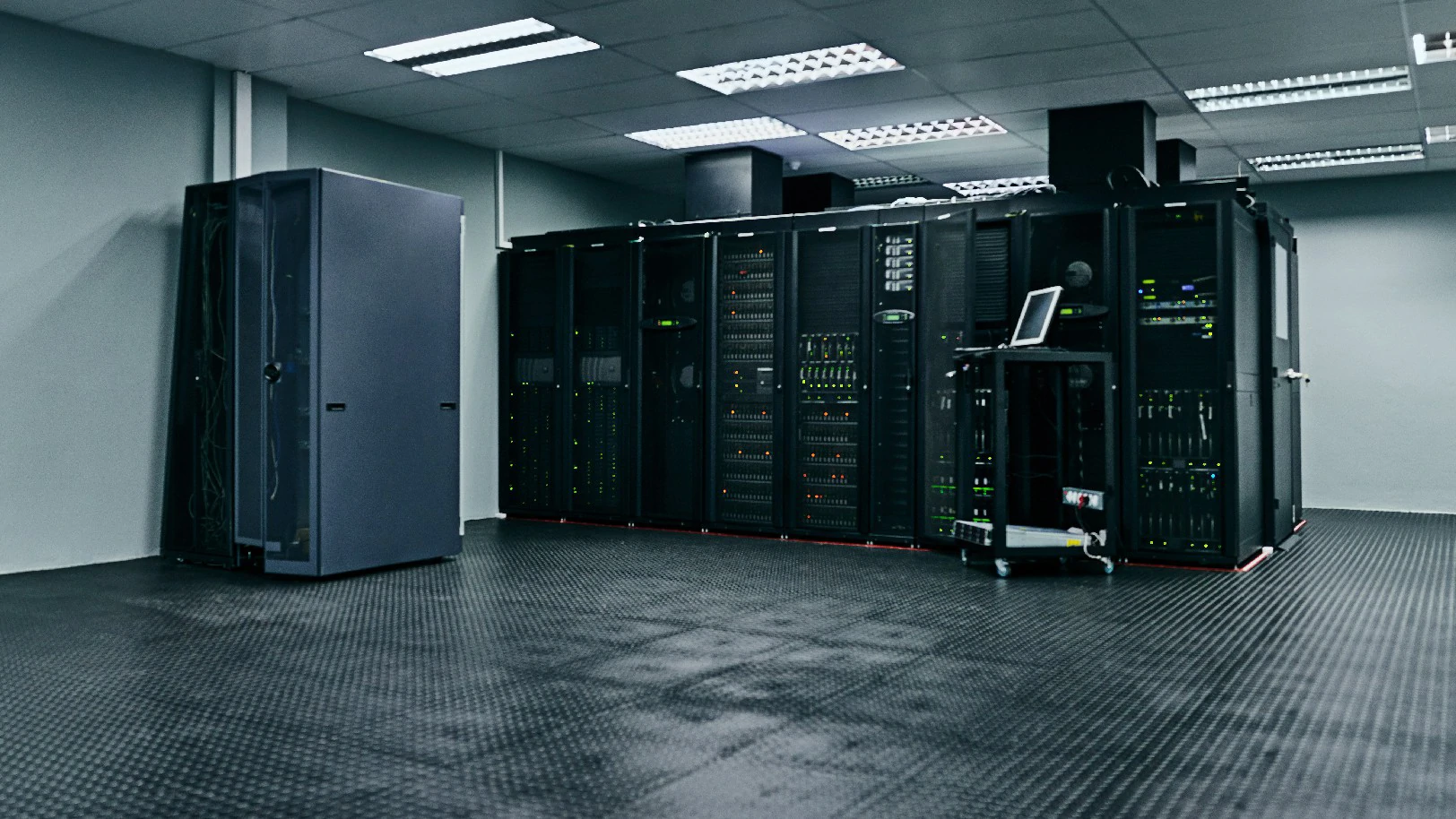 how to choose the right data center provider